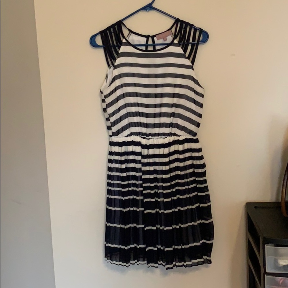 White and blue striped strappy sleeve dress